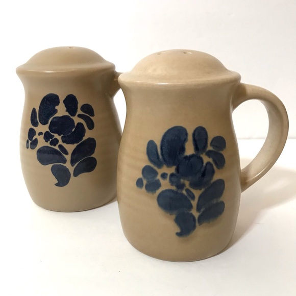 Vintage Pfaltzgraff Salt & Pepper Shaker Set - Picture 2 of 7